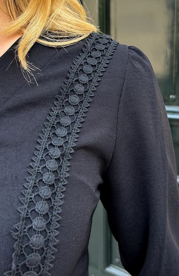 YunaWear | Alessa V-Hals Blouse